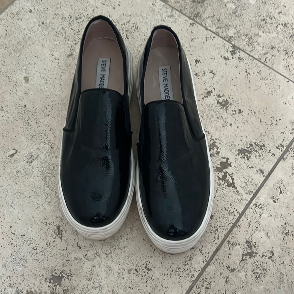 Black flatforms